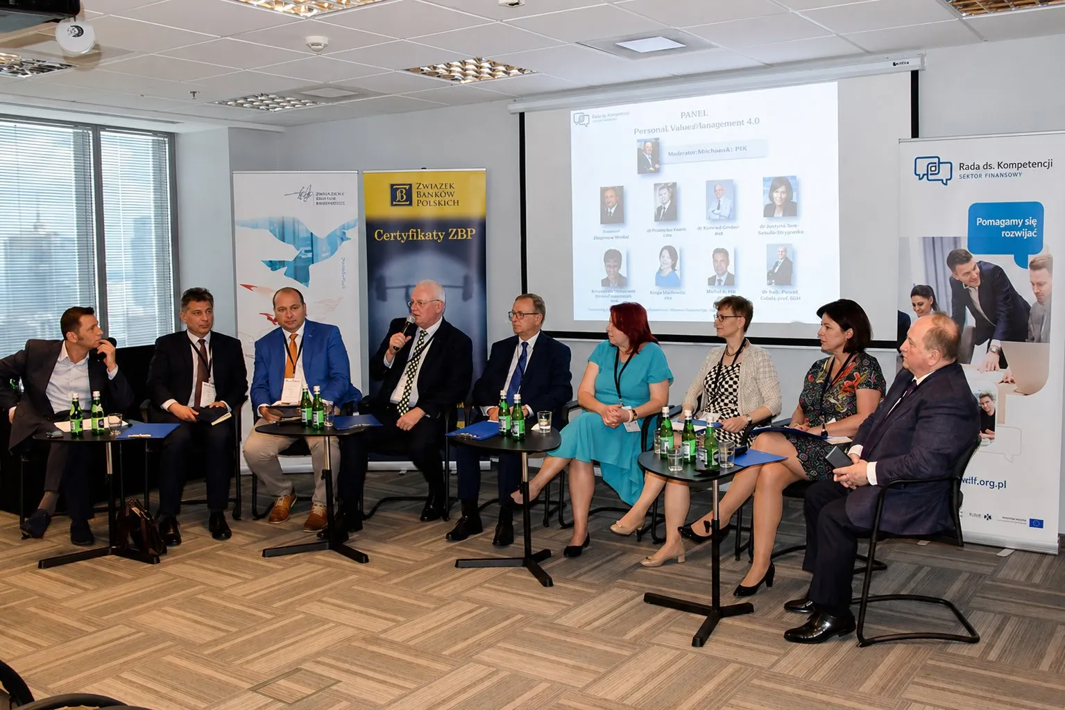 Panel dyskusyjny z udziałem ekspertów na konferencji